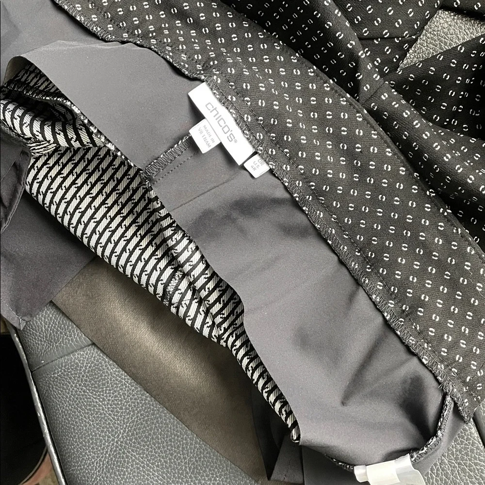 Chico’s Graphic Patterned Pants BlackWhite Size 4R Straight Leg Slimming Preppy - Picture 8 of 14